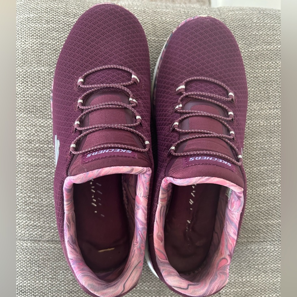 Skechers Women's Maroon and Pink Sneakers